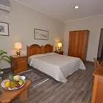 Garden Catania فندق 4*