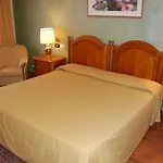Garden Catania فندق 4*