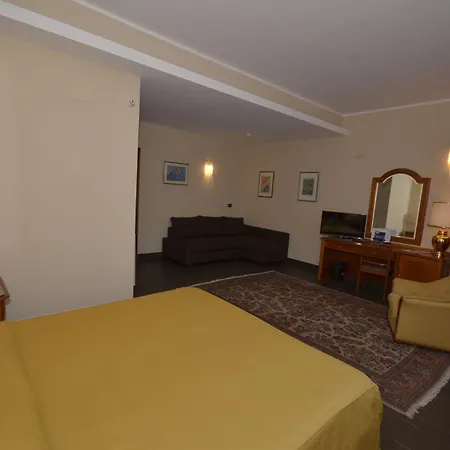 Отель Garden Catania 4*
